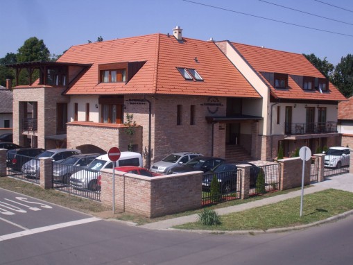   - Várfürdő Apartmanház Gyula