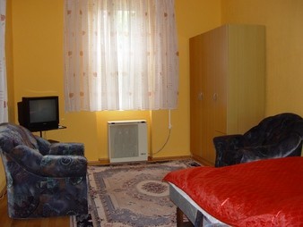   - Munkácsy Apartman Gyula