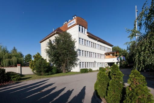   - D-Hotel Gyula