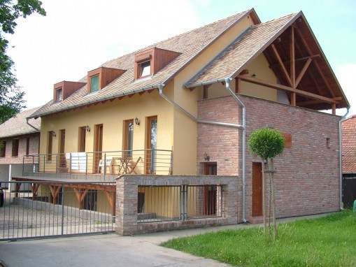   - Mirandola Apartman Gyula