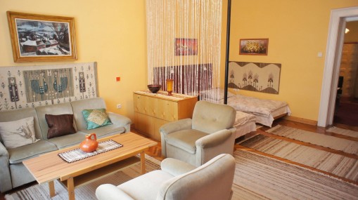   - Hajnal Apartman Gyula