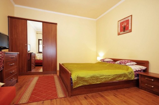   - Apartman Z Gyula